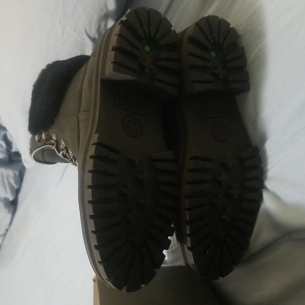 BOOTS - Picture 4 of 4